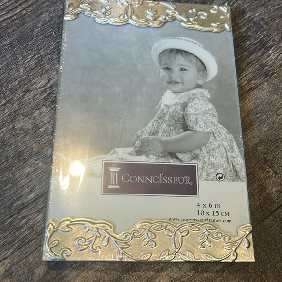 NWT Three Connoisseur stand up picture frames - Picture 4 of 6